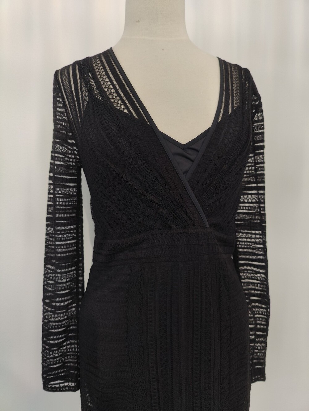 BCBG Maxazria Dress S Black Lace Cocktail Art Deco Romantic Date Night Elegant - Picture 3 of 15